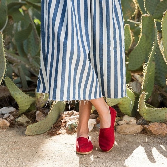 FREE TOMS Women's Classic Canvas Red Slip-on Shoe Size 7.5 - Picture 13 of 13